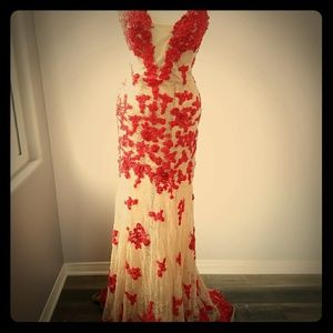 BEAUTIFUL LONG RED BEADED LACE DRESS